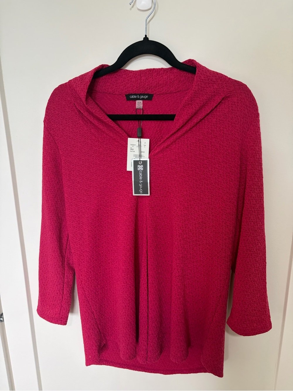 Cable & Gauge Women's Raspberry blouse